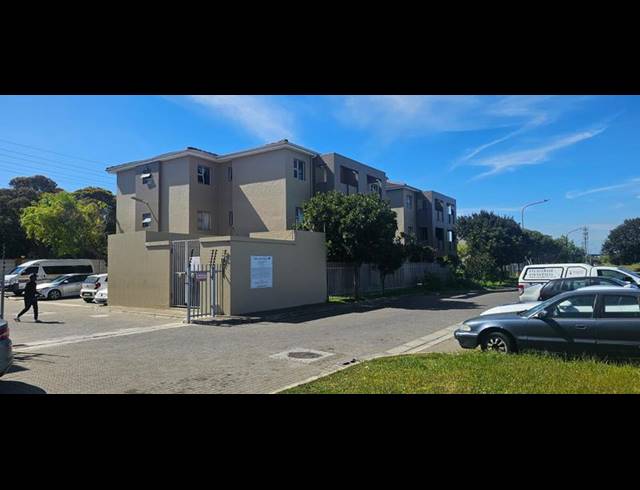 2 BEDROOM APARTMENT FOR SALE IN THORNTON